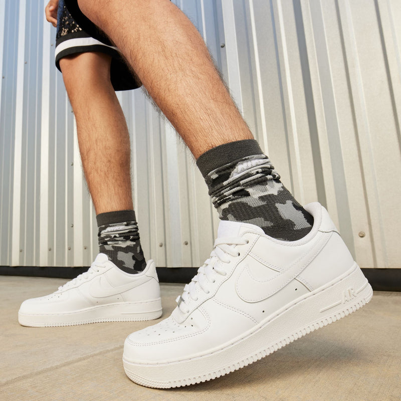 Nike Mens Air Force 1 '07 - Triple White-7